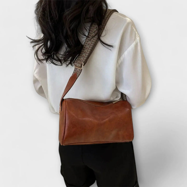 Tanja | Vintage skuldertaske Charlotte Odense
