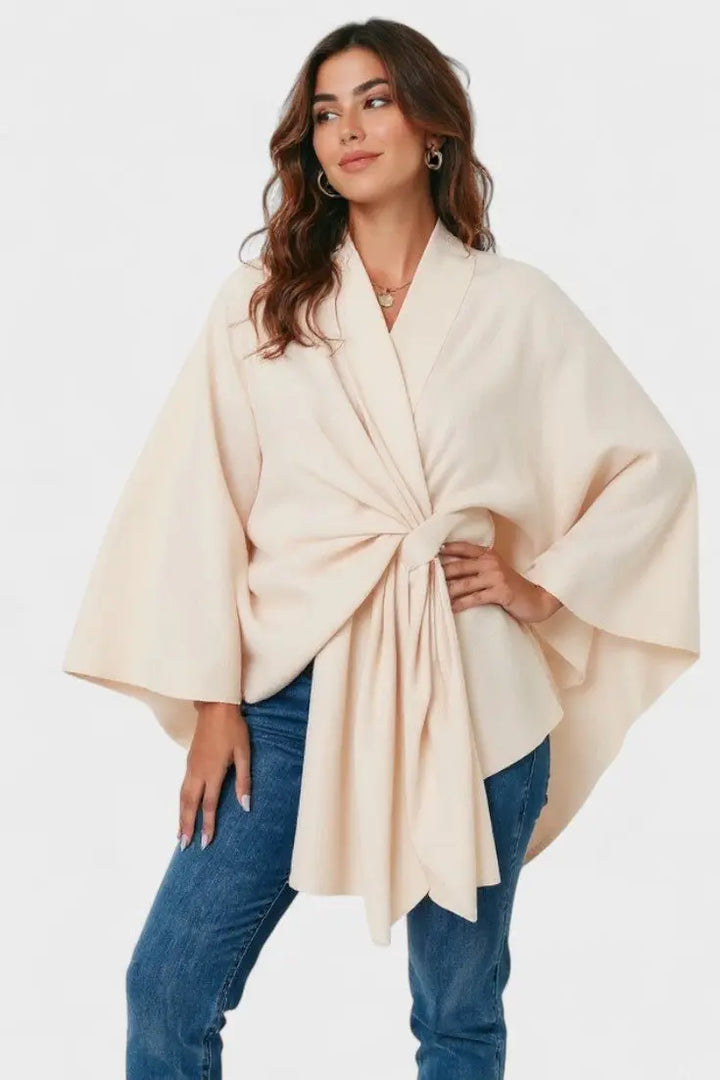 Yvette | Elegant Draperet Poncho Charlotte Odense