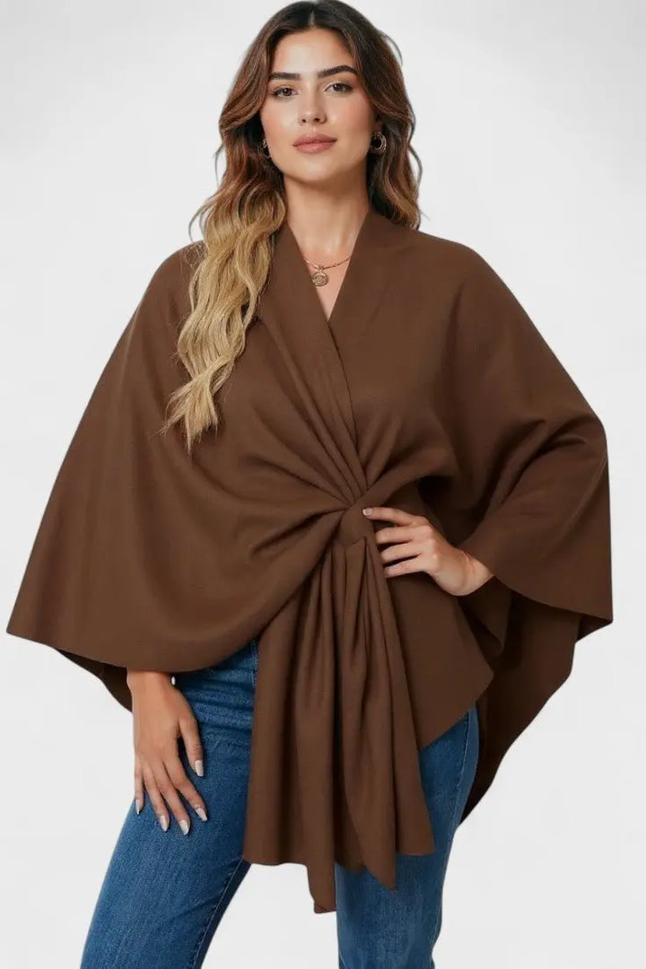 Yvette | Elegant Draperet Poncho Charlotte Odense