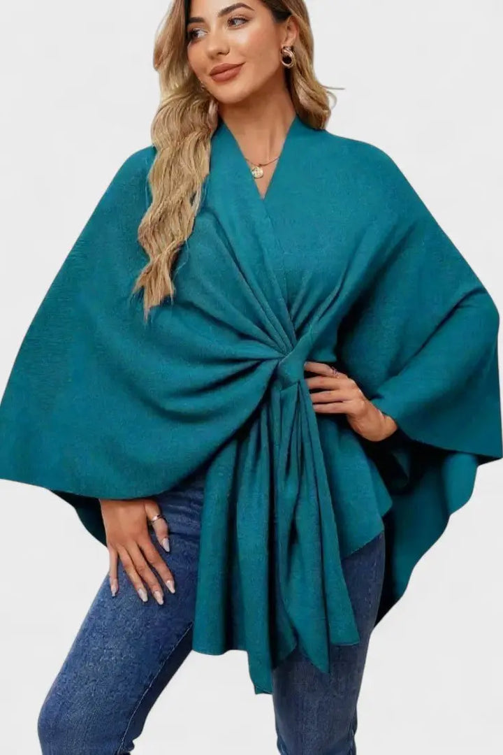 Yvette | Elegant Draperet Poncho Charlotte Odense